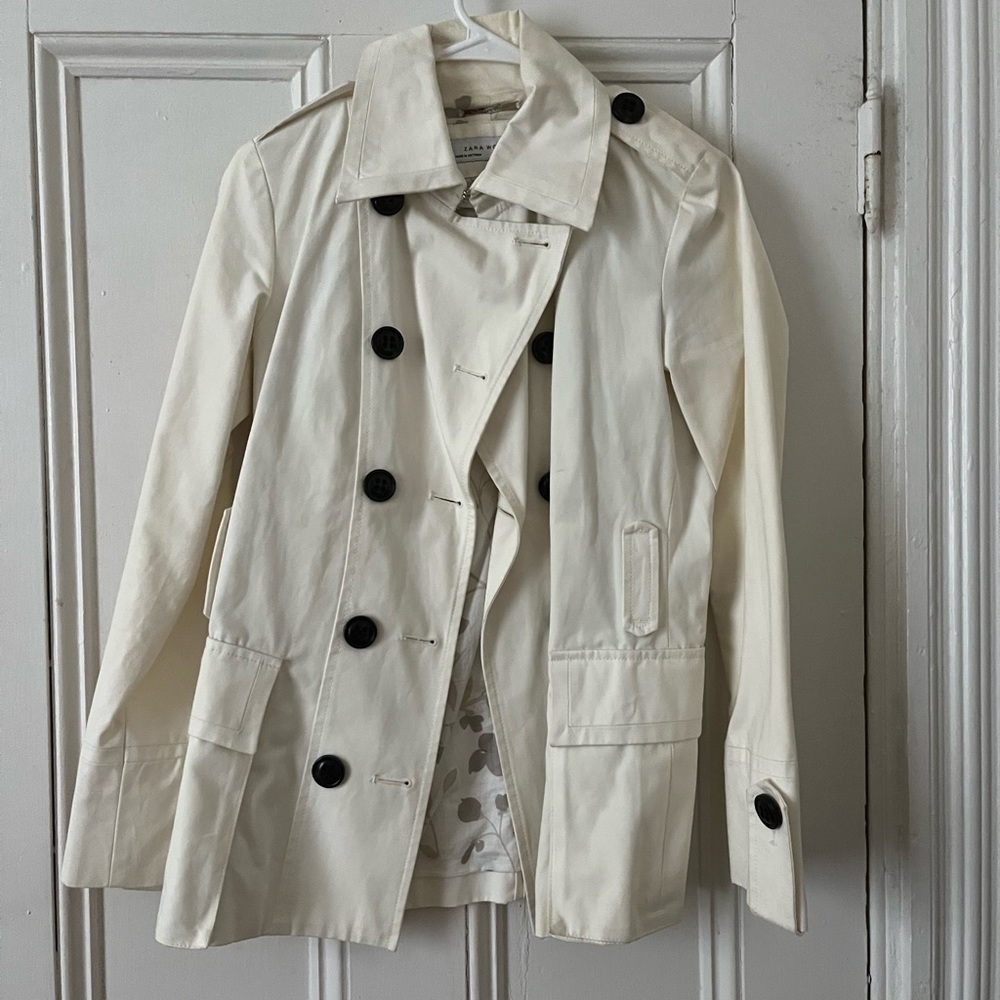 Zara Women’s Trenchcoat